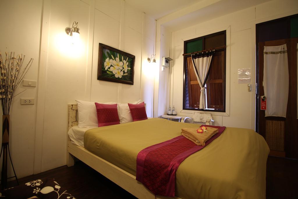 Paifah Boutique House Hotel Bagian luar foto