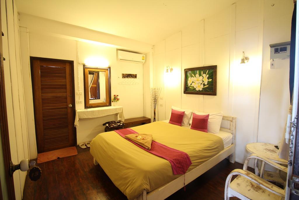 Paifah Boutique House Hotel Bagian luar foto
