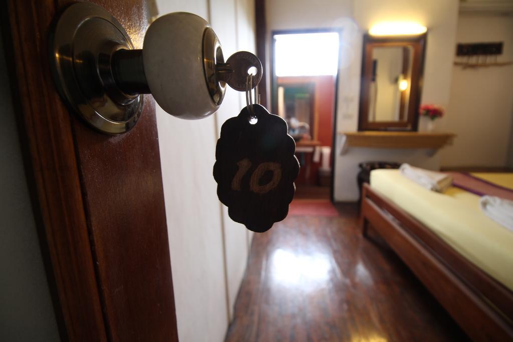Paifah Boutique House Hotel Bagian luar foto