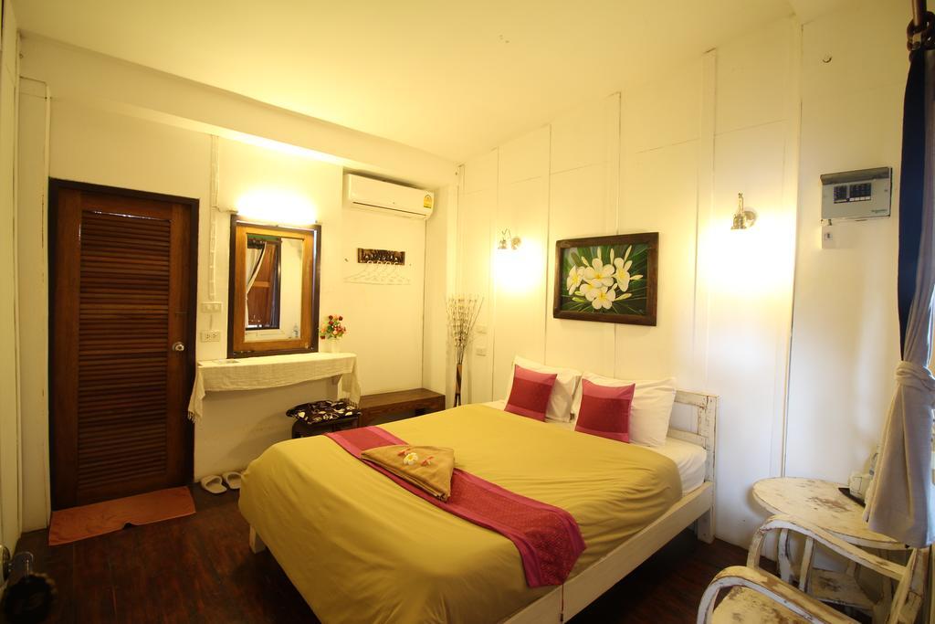 Paifah Boutique House Hotel Bagian luar foto