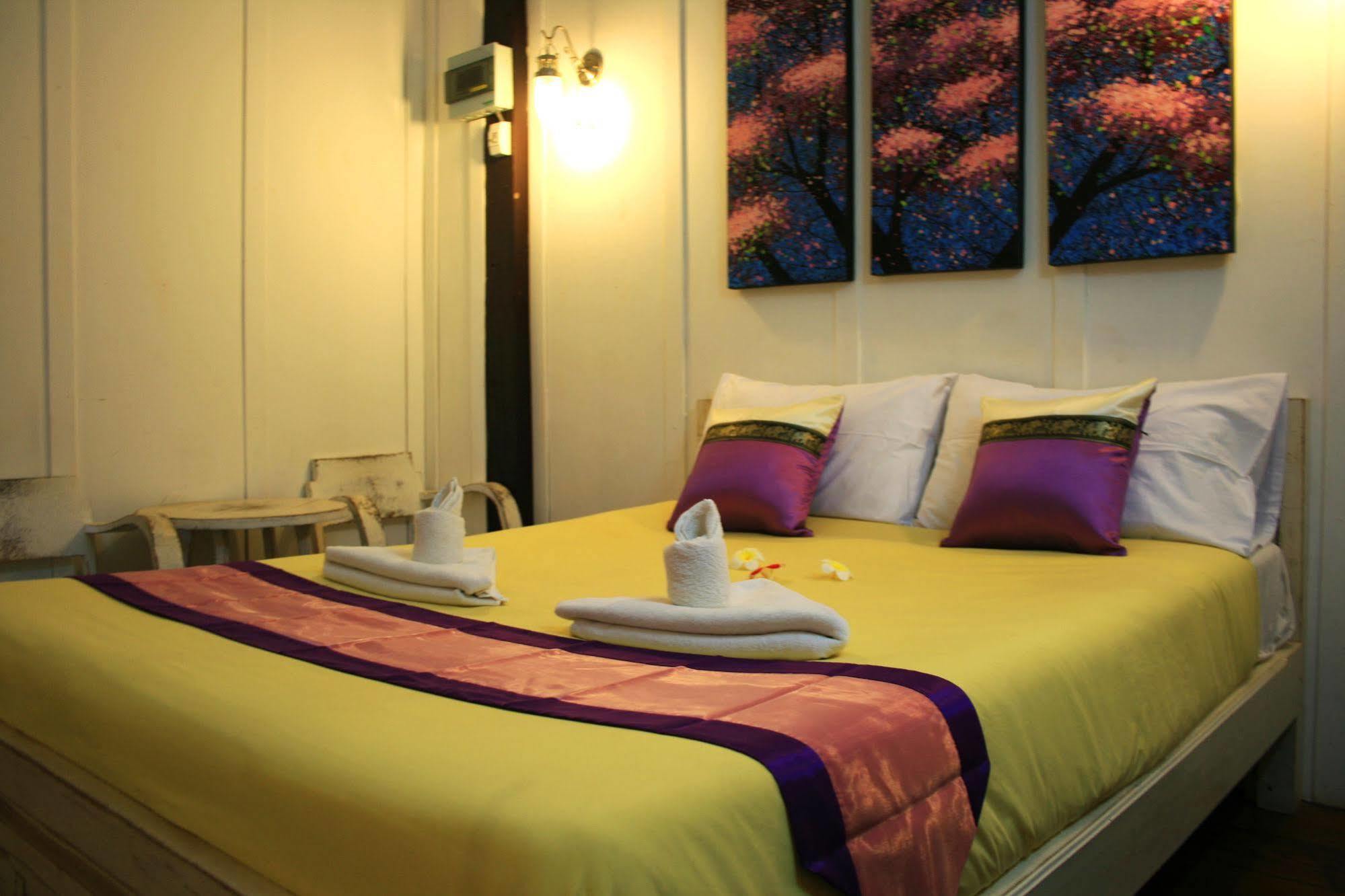 Paifah Boutique House Hotel Bagian luar foto