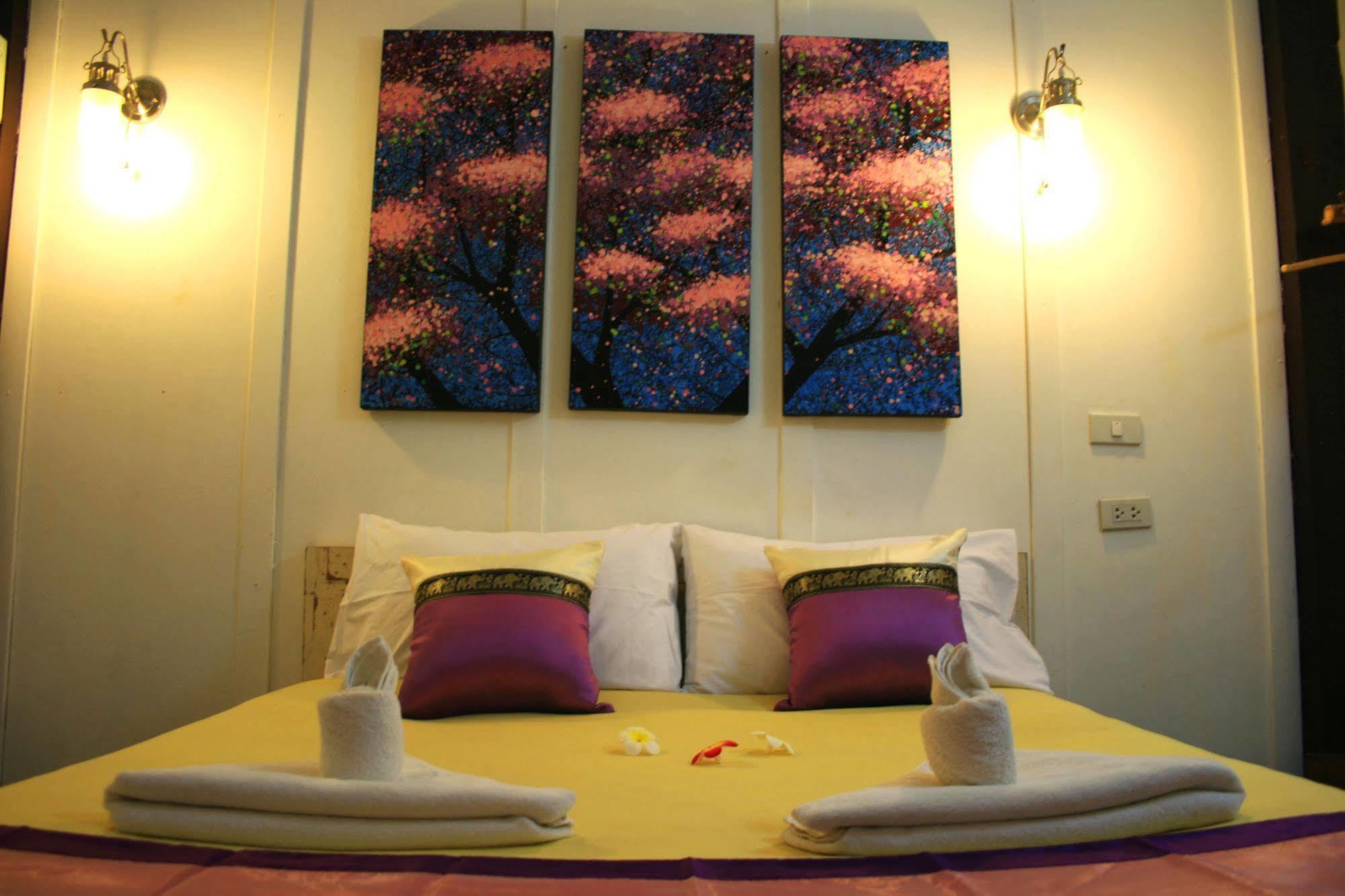 Paifah Boutique House Hotel Bagian luar foto