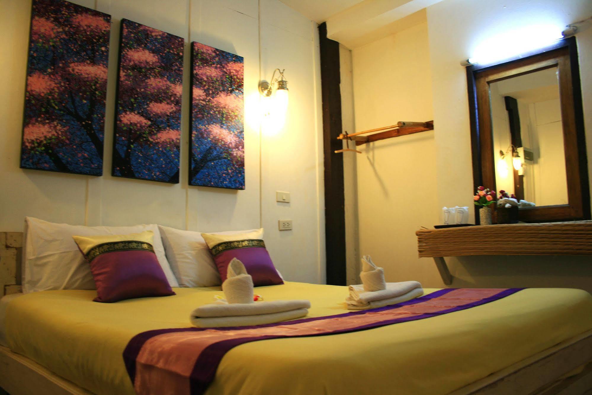 Paifah Boutique House Hotel Bagian luar foto